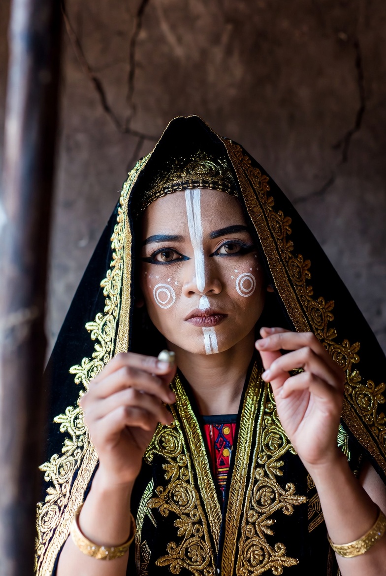 Shifting Paradigms: The Role of Women in&nbsp;Shamanism